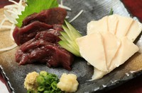 熊本産馬肉を使用。