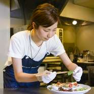 メニューは決まっていますが、お客様に合わせてアレンジを加えています。苦手な食材がある場合は、対応いたしますので遠慮なくお申し付けください。時には、手づくりのクッキーやケーキをお出しすることもあります。