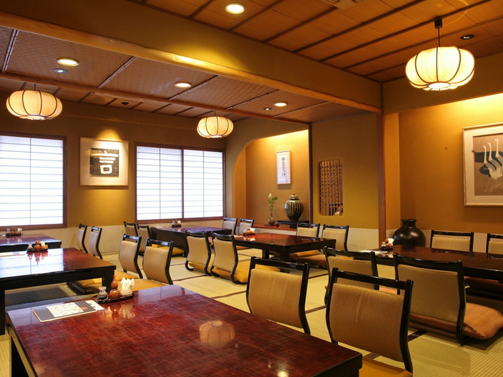 座敷や、畳にテーブル席など、選べる個室