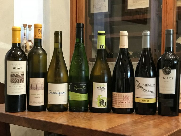 各々の料理にピタリと寄り添う最適なワインをバイ・ザ・グラスで