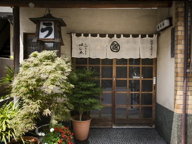 老舗にありがちな堅苦しさとは無縁の、温かな雰囲気