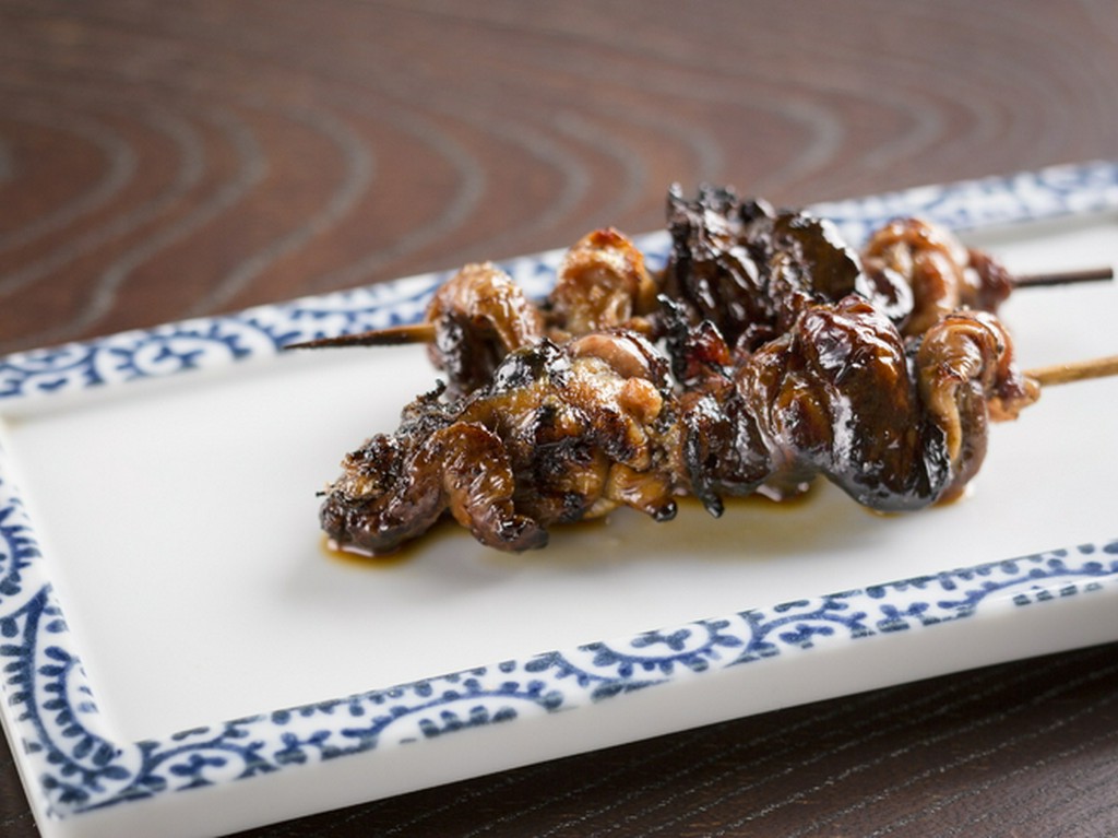 芳しさと苦み、タレの味に、思わず酒も進む『肝焼き』