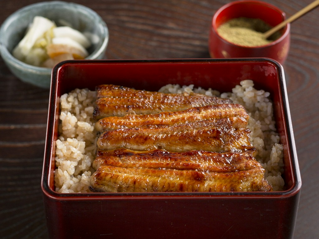 炭の香り、鰻、タレが三位一体となった『鰻重　上』
