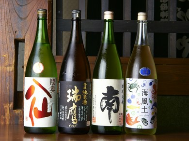 鰻重の待ち時間さえも楽しくなる地酒を、全国各地から厳選