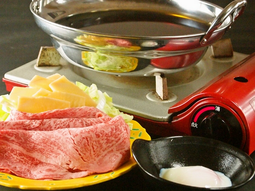 春は筍　秋は松茸と黒毛和牛のすきしゃぶ（2～3人前）