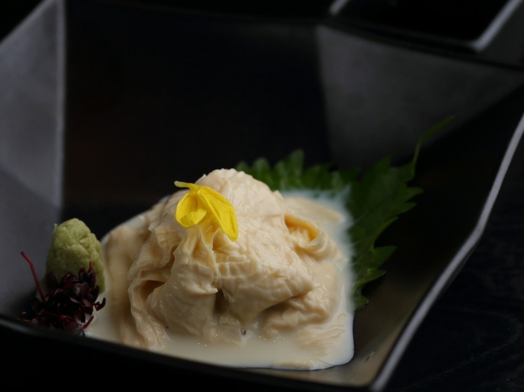 生湯葉のお刺身