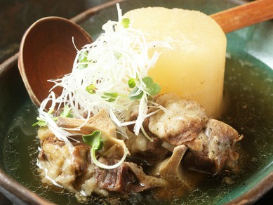 和風だしと国産牛テールのスープで煮込んだ大定番『名物てーる大根』 