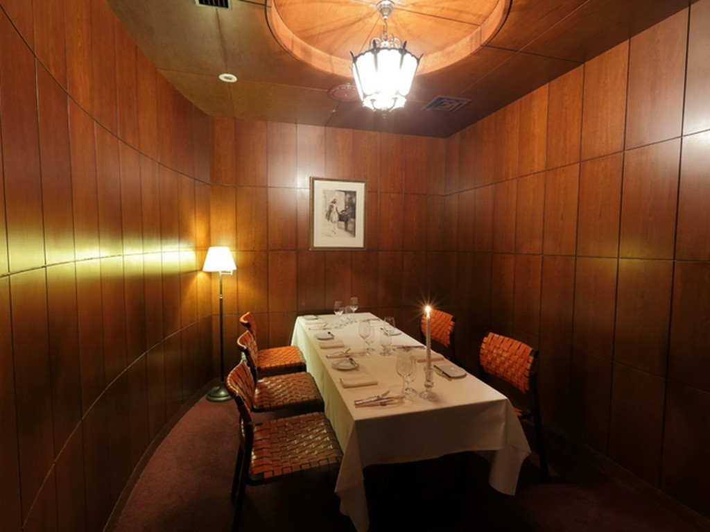 プライベートな個室で、ゲストの記憶に残る料理を