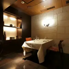 落ち着いた雰囲気の中、心と身体を癒す大人の時間を過ごせるお店