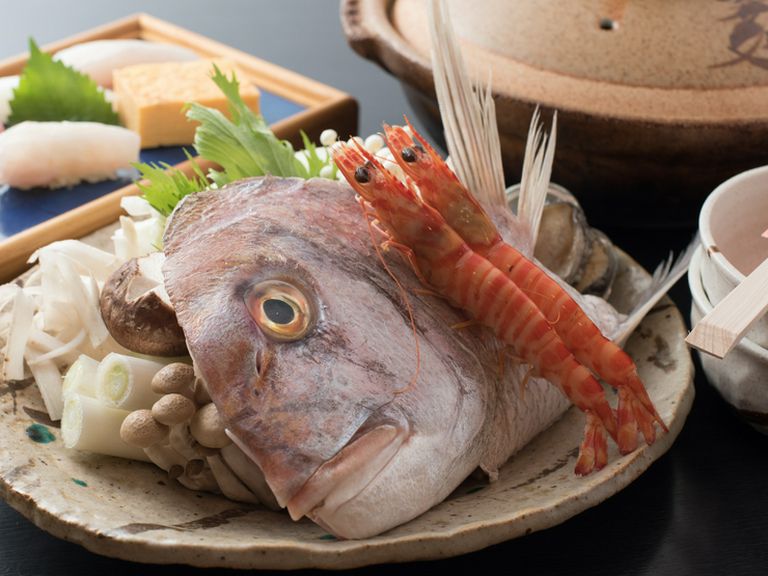 店主自ら仕入れる旬の新鮮なネタ	