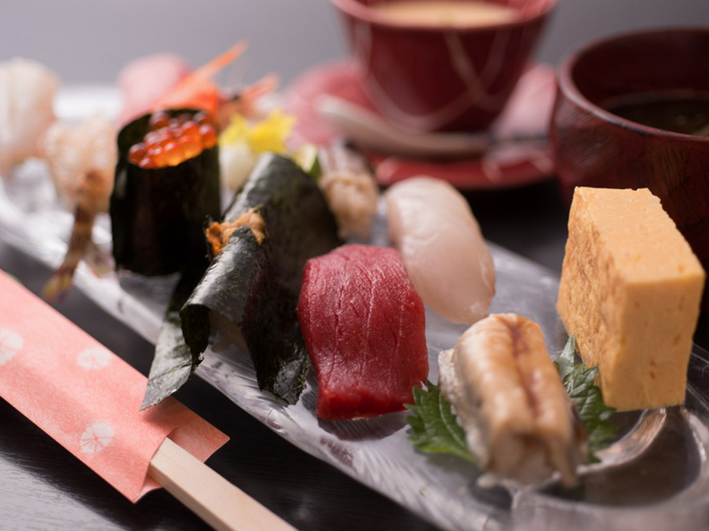 半個室や貸切利用など、各種宴会にも最適。出前注文も可能！