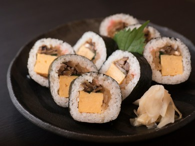 ボリューム満点！昔ながらの味わいの「巻き寿司」