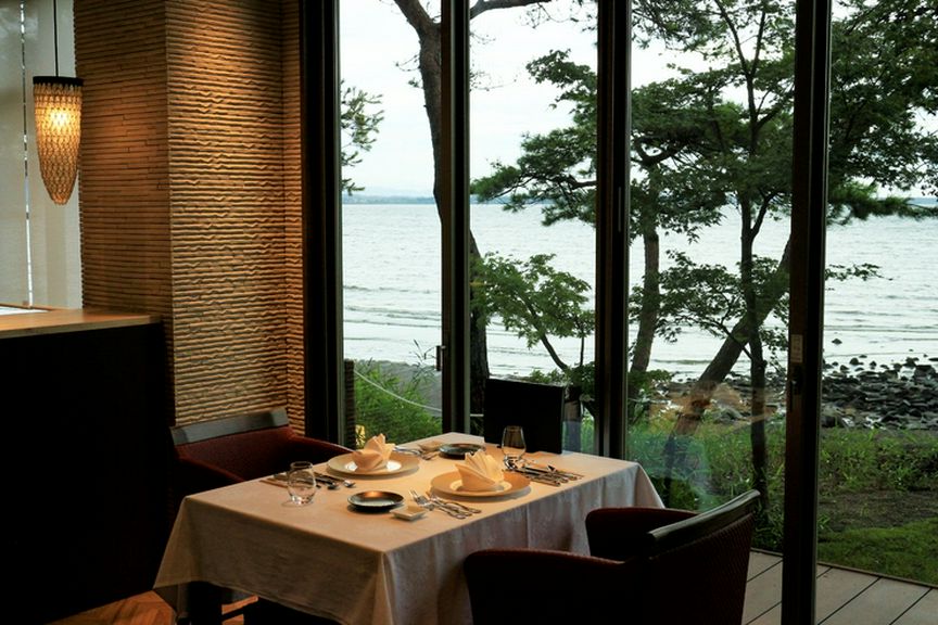 ムードたっぷりの空間で大人のデートを