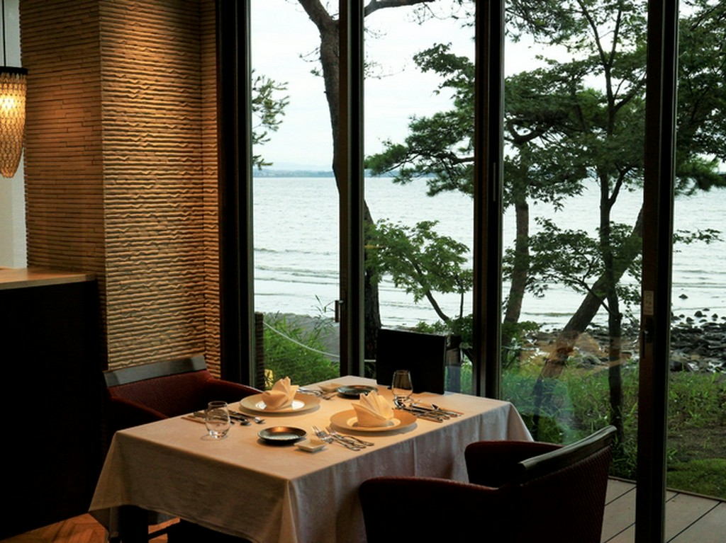 ムードたっぷりの空間で大人のデートを