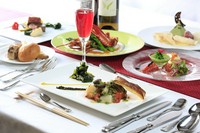 大分県産の旬の食材をふんだんに使った「ハイクオリティーな別府フレンチ」をシェフのおすすめコースでお楽しみ下さい。　　※3日前までの要予約