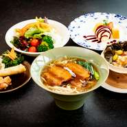 1日限定10食（ランチのみ可）
扣肉湯麺　サラダ　揚物2種　蓮の葉包み中国おこわ　デザート