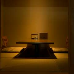 落ち着いた空間が、ふたりの距離をグッと近づける