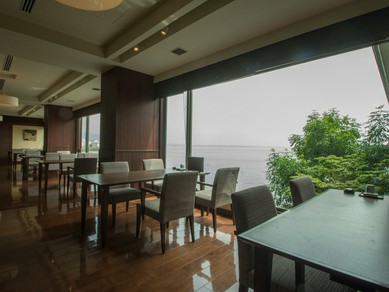 大きな窓から眺める、オーシャンビュー