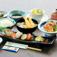 天ぷら、お刺身、うどんと和食でボリューム満点のお子様向けメニューです