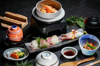 天刺膳海鮮釜飯付