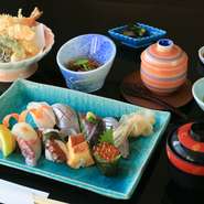 1日限定10食（ランチのみ可）
注文をうけてから握るお寿司はネタの新鮮さが際立ちます。天婦羅・茶碗蒸しとあわせてお楽しみ下さい。
※2024.7.11～