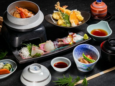 天刺膳海鮮釜飯付