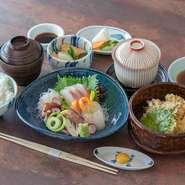 1日限定20食（ランチのみ可）
注文をうけてから握るお寿司はネタの新鮮さが際立ちます。天婦羅・茶碗蒸しとあわせてお楽しみ下さい。