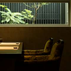 景色とともに、オリジナリティと伝統を掛け合わせた日本料理を