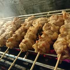 脂がのったプリプリの『せせり』は、こだわりの合せ塩で