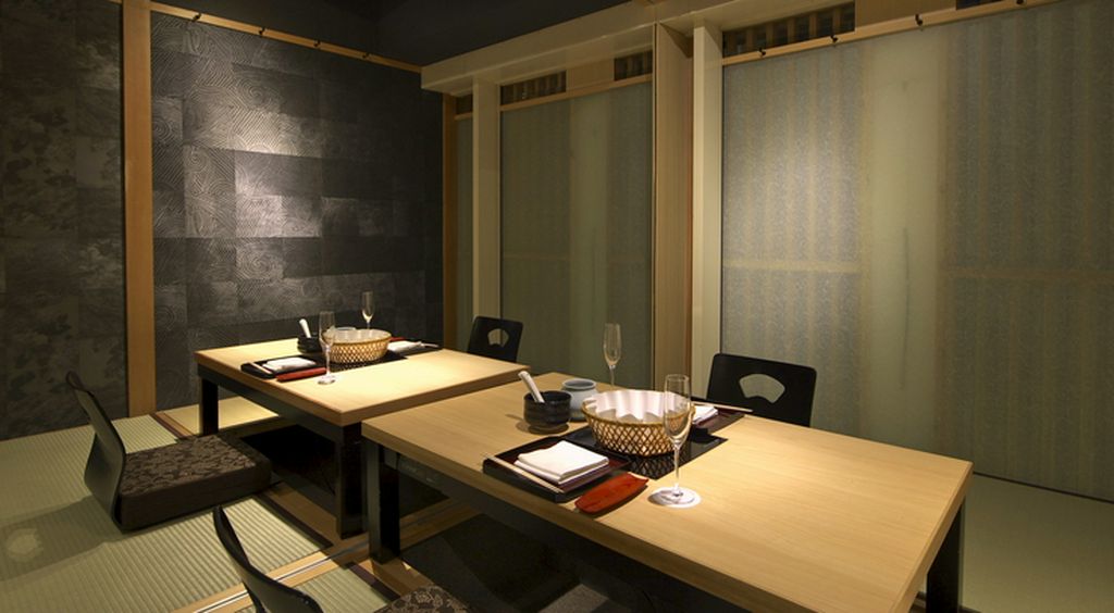 静寂を大切にした上質なムードは、接待に最適