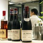 オーナーソムリエが自ら厳選した【カラペティ・バトゥバ】のワイン。グラスワインで気軽に楽しむことができます。甘口や辛口、香りなどもそれぞれ異なり種類豊富。お気に入りのワインがきっと見つかります。