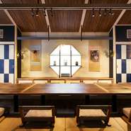 和と洋の空間が融合した、和モダンな趣の店内。プライベートな時間を過ごせる個室と開放感あふれるテーブル席があり、シーンに合わせて利用ができます。いつもより少し贅沢な気分になれるランチもおすすめ。