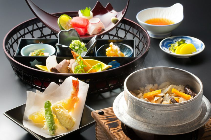味ごよみ　花かご御膳