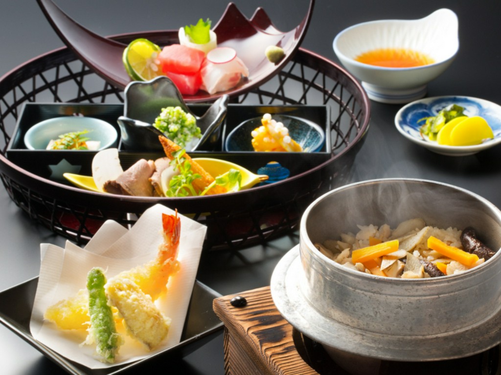 味ごよみ　花かご御膳