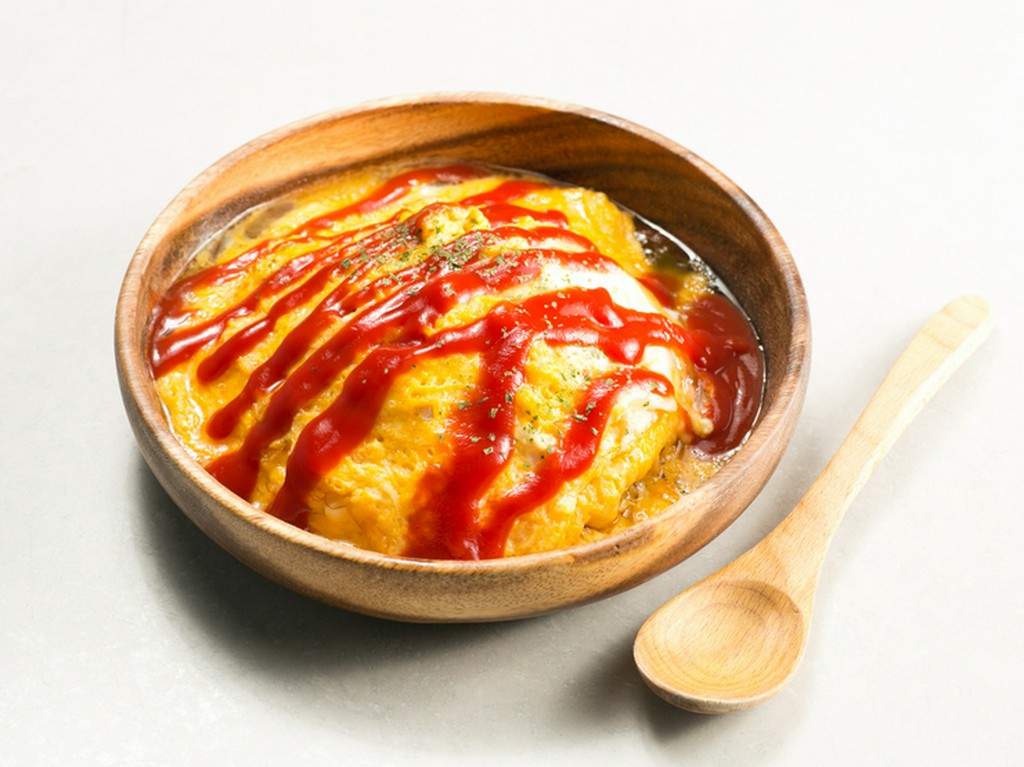 ふわふわに仕上げた卵の中には、美味しいチキンライスが鎮座『ふわとろオムライス』