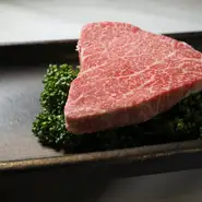 肉質が極めて柔らか。脂肪分が少なく脂を適度に含むもくどくなく
ジューシーなのに味わいはさっぱりとしています。