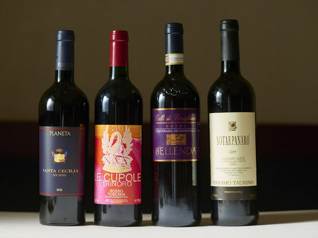 イタリアを中心にアメリカ、国産ワインをセレクト