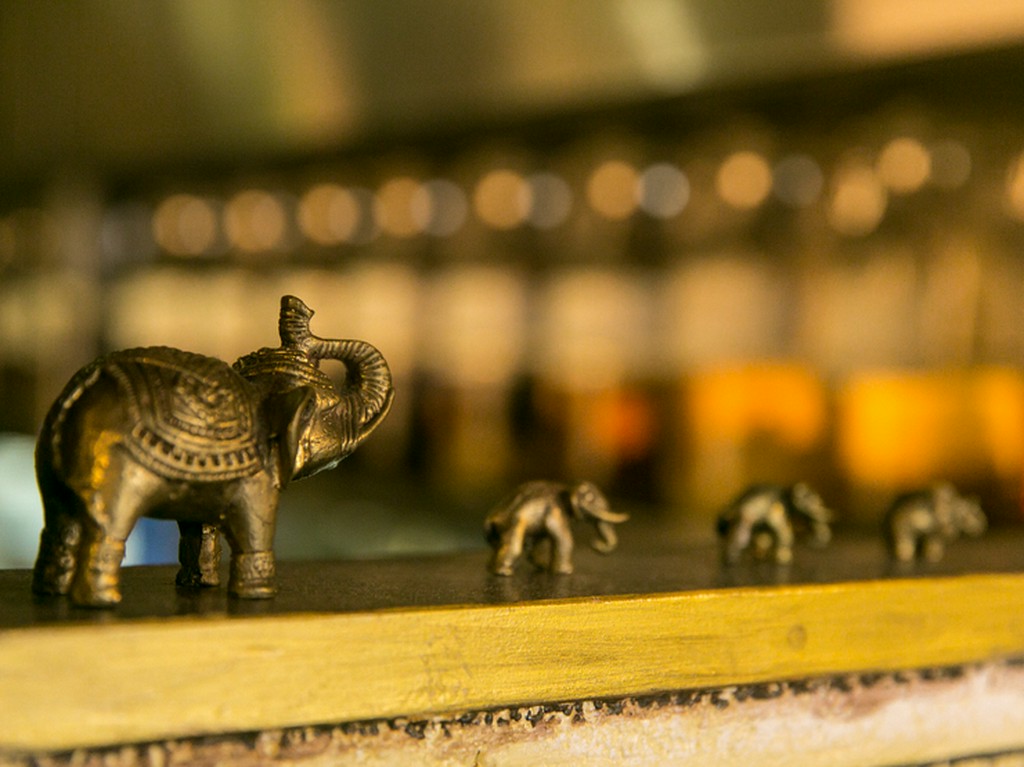 オーナーのお袋の味、ムンバイの本格家庭料理が食べられます