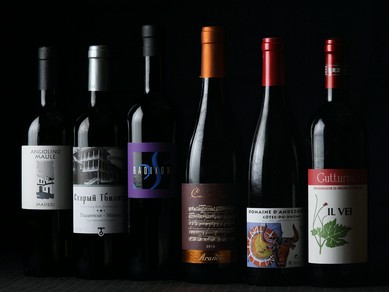 イタリア産を中心にした自然派ワインをグラスでリーズナブルに