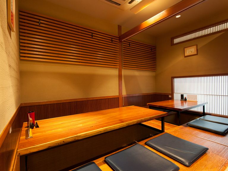 接待に最高!用途は様々、10名まで入れる掘りごたつの座敷