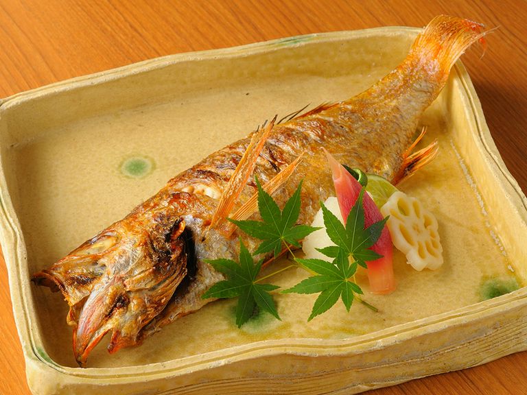 脂ののった上品な風味に魅了される『のどぐろ塩焼』