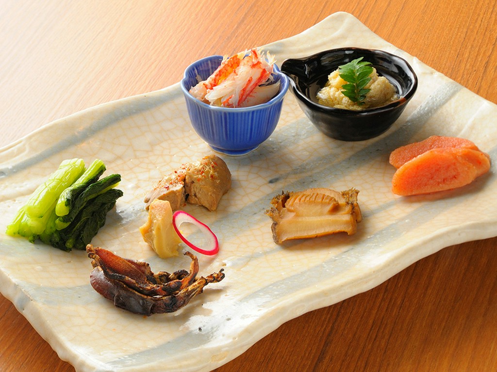 いろいろな食感・味わいを楽しめる『あて盛り合わせ』