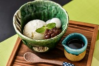 バニラアイス、あんこ、白玉に
ほろ苦いエスプレッソをかけて