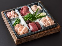 コギヤ名物！極鮮ホルモン三昧
個性豊かな６つの味と食感に酔いしれて