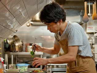 農家から直接仕入れた季節の野菜や、珍しい西洋野菜などを提供