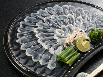 一年中新鮮な天然ものが味わえる『天然トラフグ』