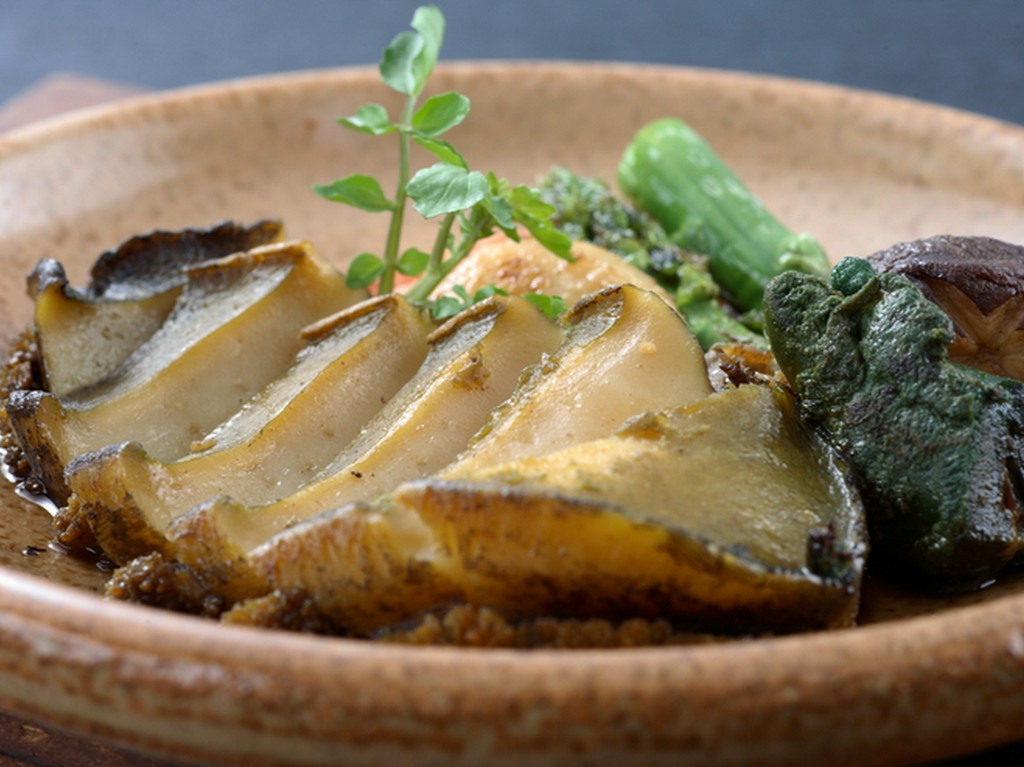 しっとりとしたやわらかな食感が楽しめる『あわびステーキ』