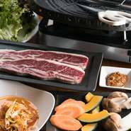 食べ応えのあるメニューが揃っているので、食べ盛りのお子様がいるファミリーにおすすめ。『海鮮チヂミ』や『チャプチェ』など、2～3名でシェアしてワイワイ盛り上がれます。