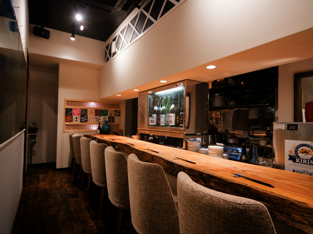 料理人と対峙するカウンターはお1人様の特等席