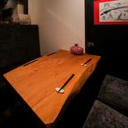 Jazzが流れる店内。石巻や女川の漁港から仕入れる新鮮な魚。特殊ルートを使い秋田県有数の蔵元から仕入れる日本酒。どれをとっても格別。大切な時間を過ごすべきお店です。